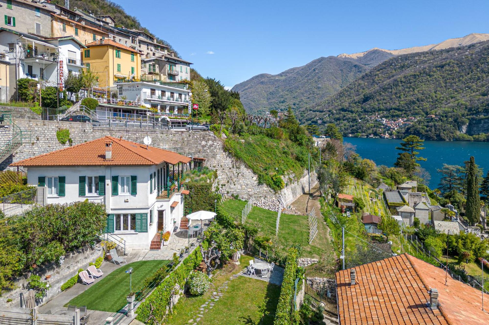Casa Bambu - Splendida Vista Lago E Posto Auto ลาโญ ภายนอก รูปภาพ