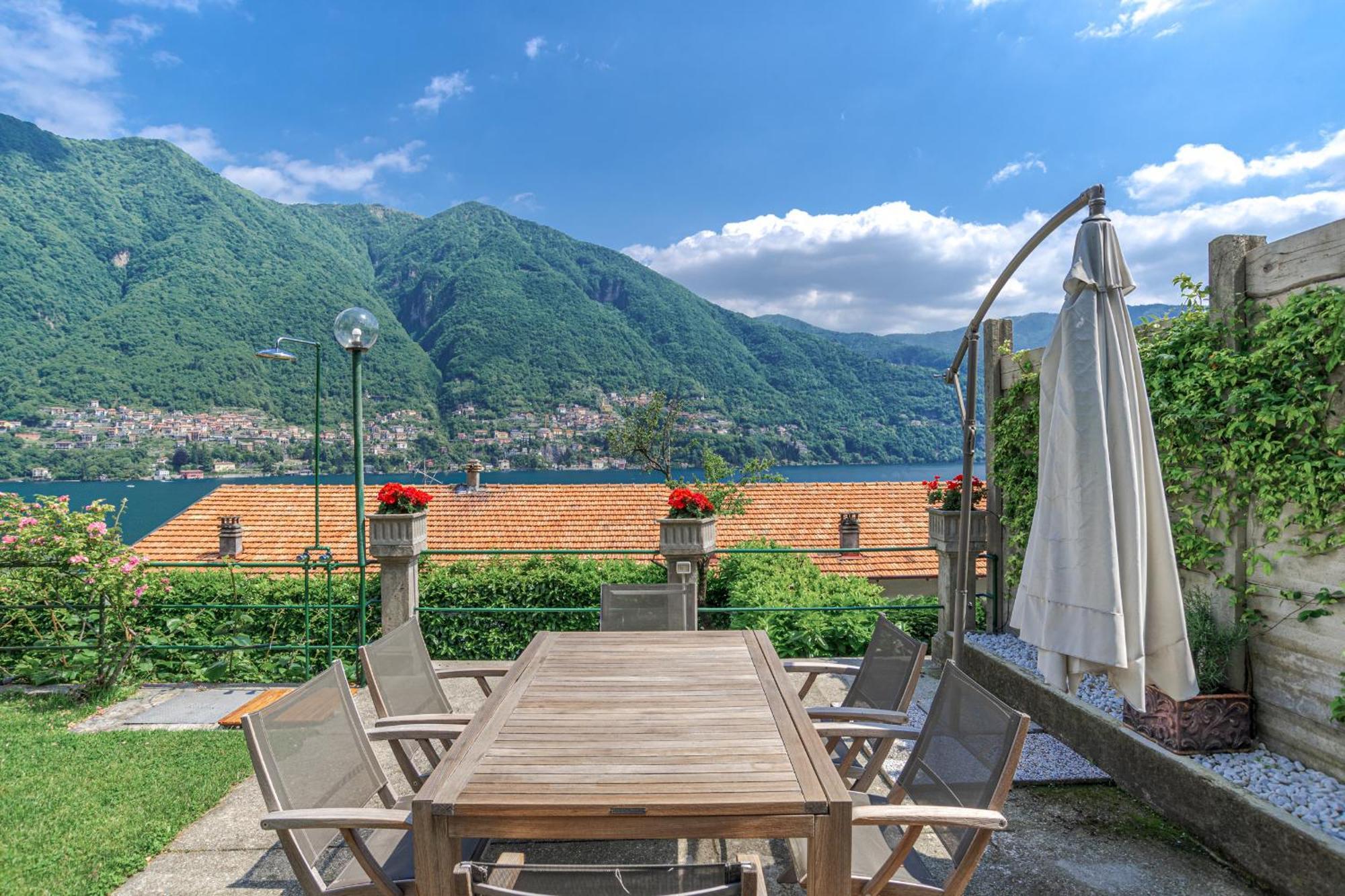 Casa Bambu - Splendida Vista Lago E Posto Auto ลาโญ ภายนอก รูปภาพ