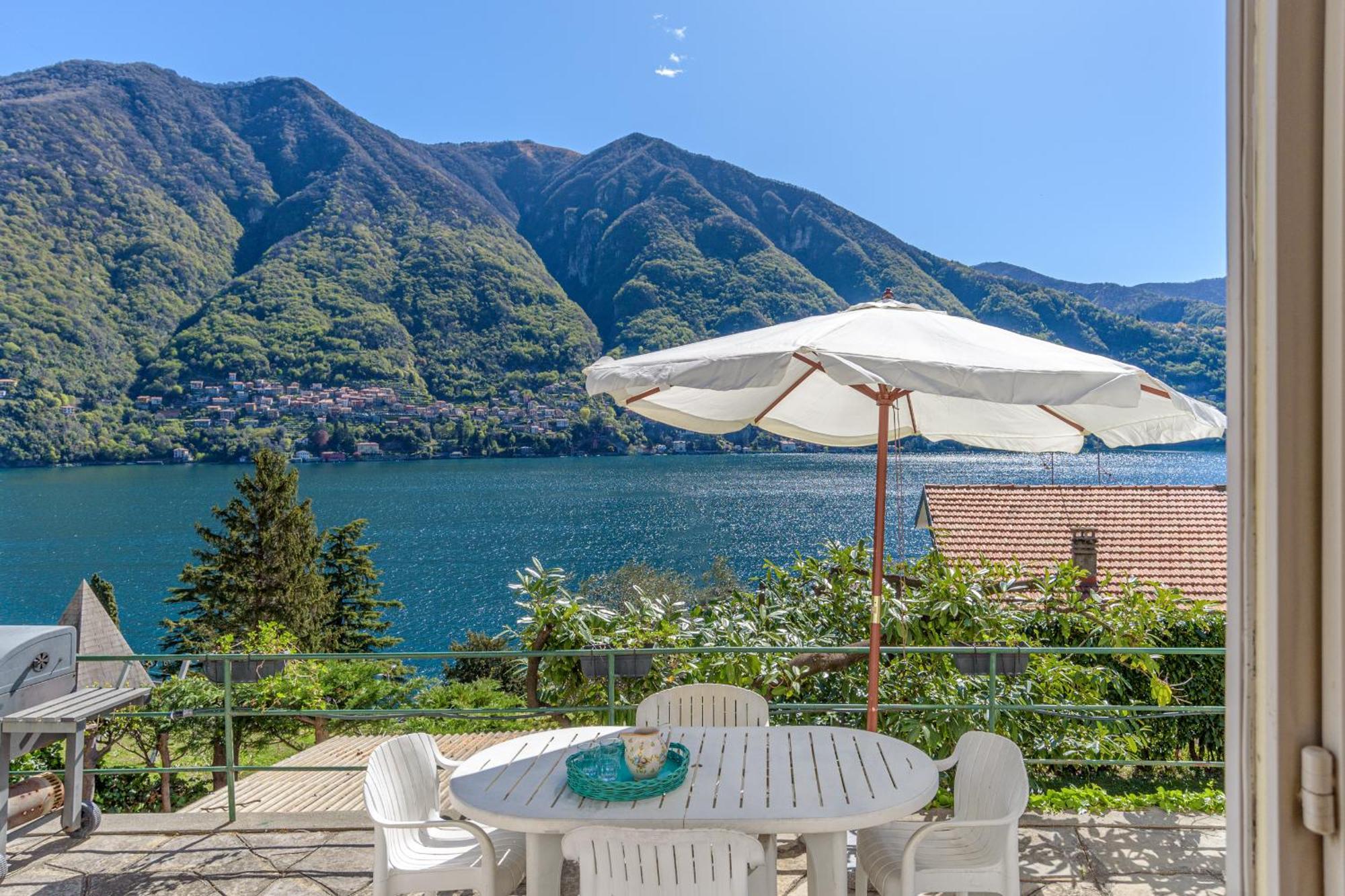 Casa Bambu - Splendida Vista Lago E Posto Auto ลาโญ ภายนอก รูปภาพ