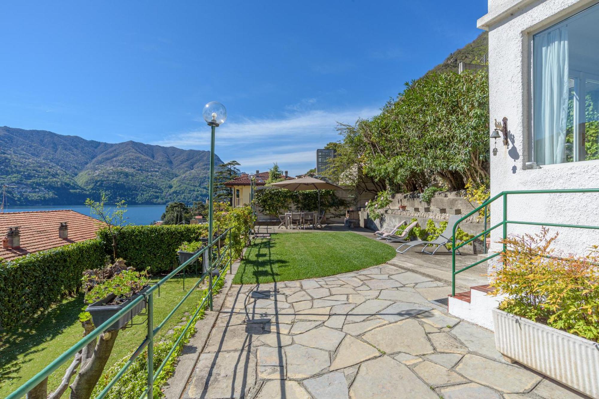 Casa Bambu - Splendida Vista Lago E Posto Auto ลาโญ ภายนอก รูปภาพ